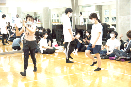 職場で働く方々にとって、メンタルヘルス、日本語で「心の健康」を保つための社内のストレス管理は必携スキルです。このコロナ禍ではその必要性がますます高まっています。