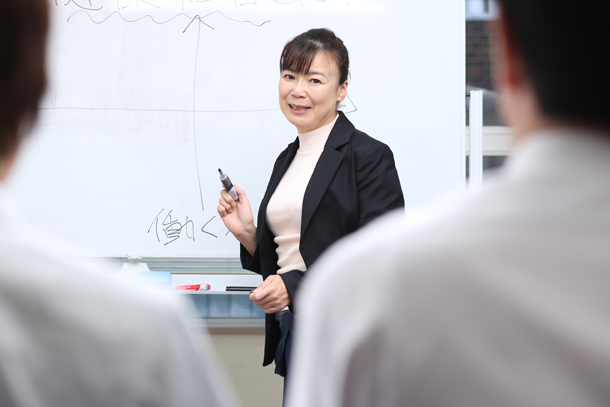 会社の業績アップには第１に社インや従業員の健康環境に力を注ぐくことが効果的です