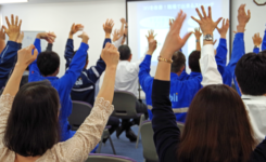 働く方のために『職場で出来る!肩こり腰痛』セミナーが大変好評です