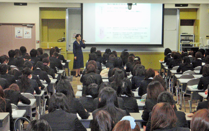 ２０１８年９月に講談社より教科書を出版します